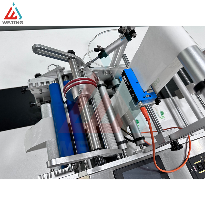 Semi automatic round bottle labeling machine factory price (4)